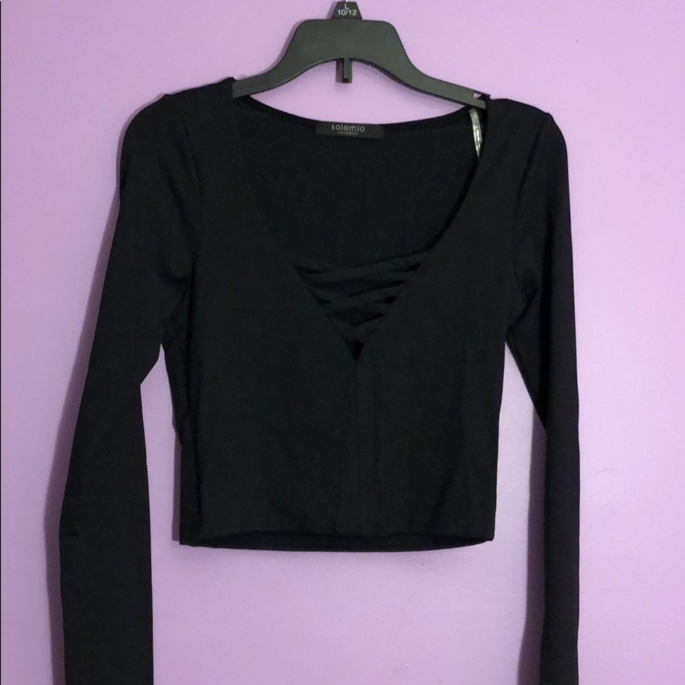 Black fitted crop top